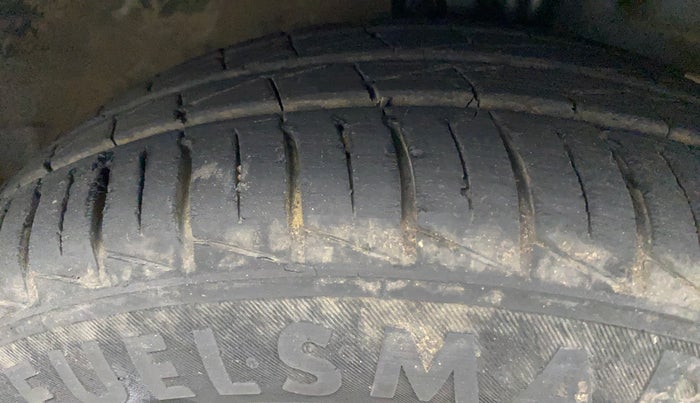 2014 Maruti Celerio VXI AMT, Petrol, Automatic, 43,608 km, Right Front Tyre Tread