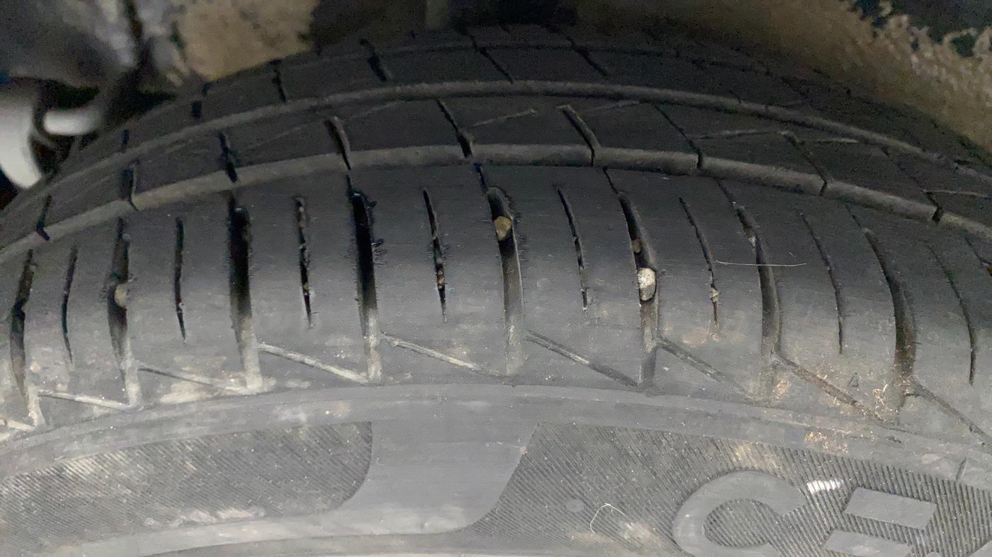 2014 Maruti Celerio VXI AMT, Petrol, Automatic, 43,608 km, Right Rear Tyre Tread