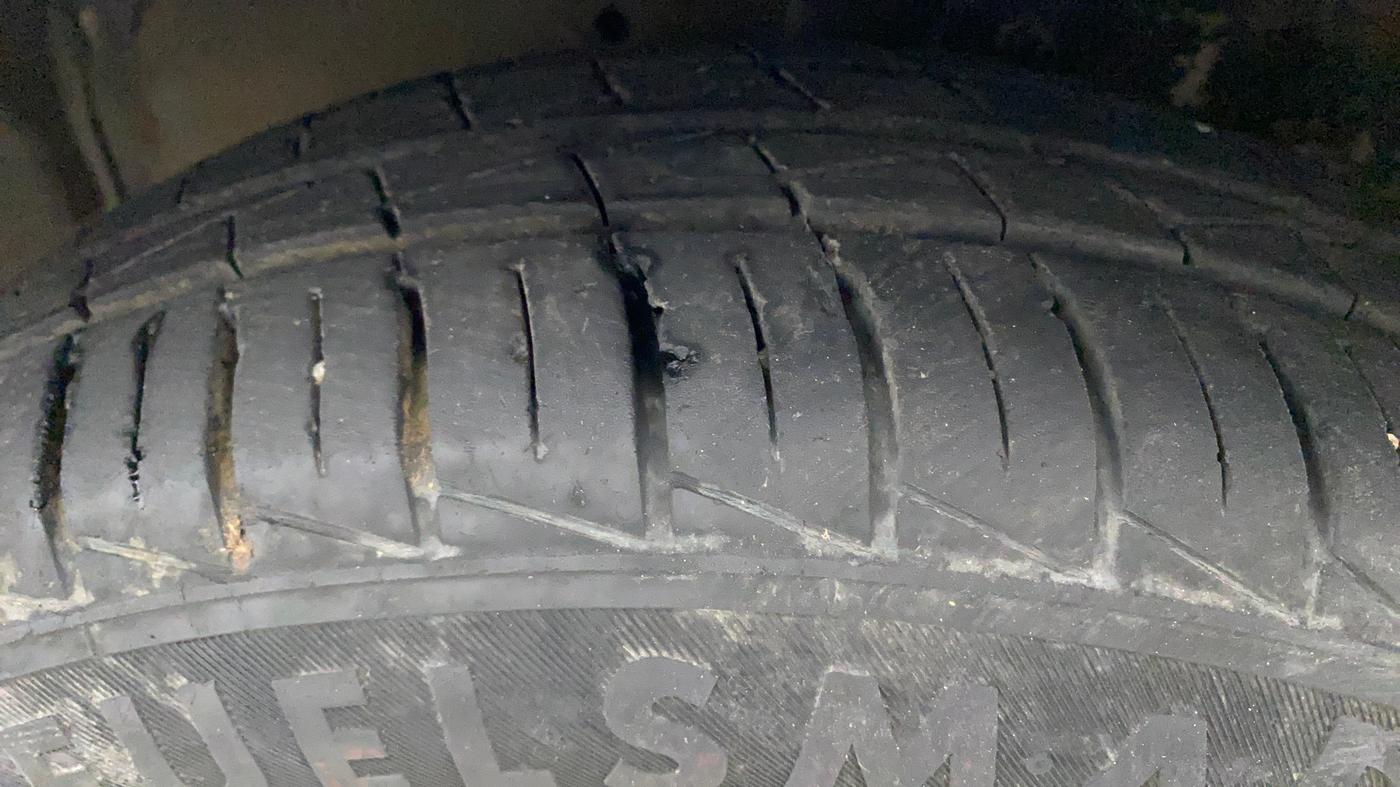 2014 Maruti Celerio VXI AMT, Petrol, Automatic, 43,608 km, Left Front Tyre Tread