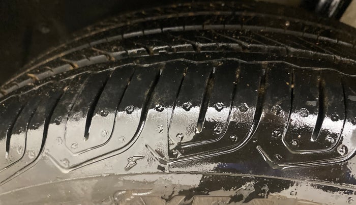 2023 MG ASTOR SAVVY 1.5 CVT, Petrol, Automatic, 19,617 km, Left Rear Tyre Tread