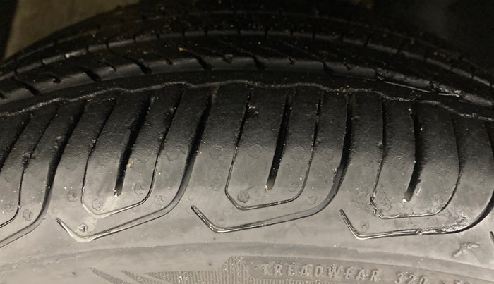 2023 MG ASTOR SAVVY 1.5 CVT, Petrol, Automatic, 19,617 km, Right Front Tyre Tread