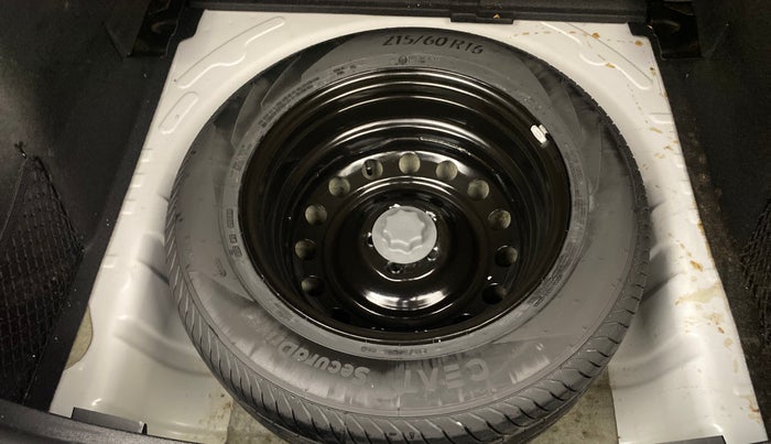 2023 MG ASTOR SAVVY 1.5 CVT, Petrol, Automatic, 19,617 km, Spare Tyre