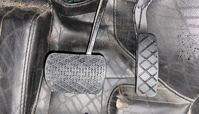 2023 MG ASTOR SAVVY 1.5 CVT, Petrol, Automatic, 19,617 km, Pedals