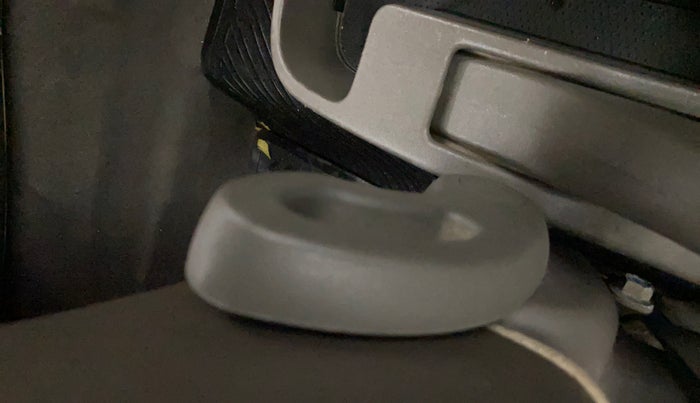 2013 Hyundai i10 MAGNA 1.1, Petrol, Manual, 34,407 km, Driver Side Adjustment Panel