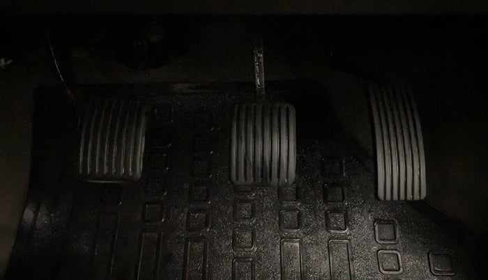 2013 Hyundai i10 MAGNA 1.1, Petrol, Manual, 34,407 km, Pedals