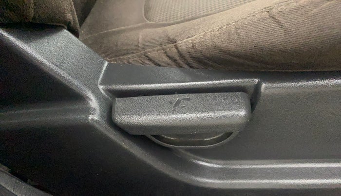 2012 Hyundai i20 SPORTZ 1.4 CRDI, Diesel, Manual, 1,45,492 km, Driver Side Adjustment Panel