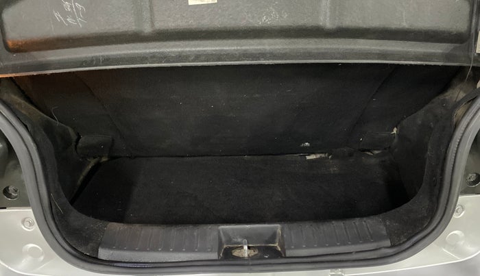 2018 Mahindra KUV 100 NXT K8 P 6 STR, Petrol, Manual, 65,662 km, Boot Inside