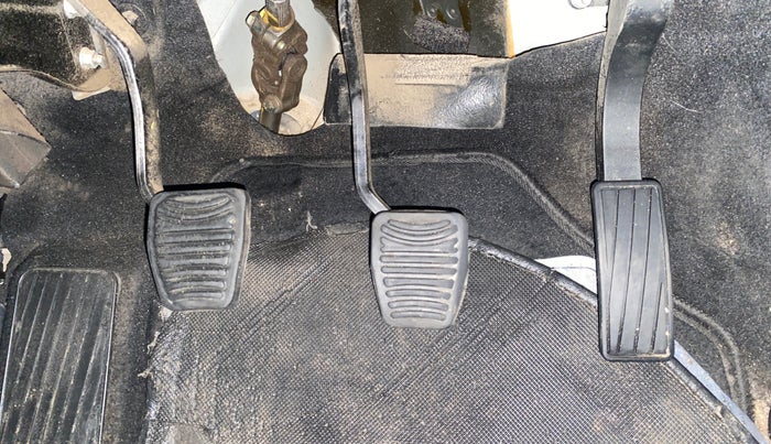 2018 Mahindra KUV 100 NXT K8 P 6 STR, Petrol, Manual, 65,662 km, Pedals