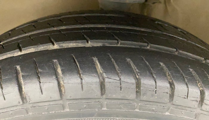 2011 Maruti Alto K10 VXI, Petrol, Manual, 77,098 km, Left Front Tyre Tread