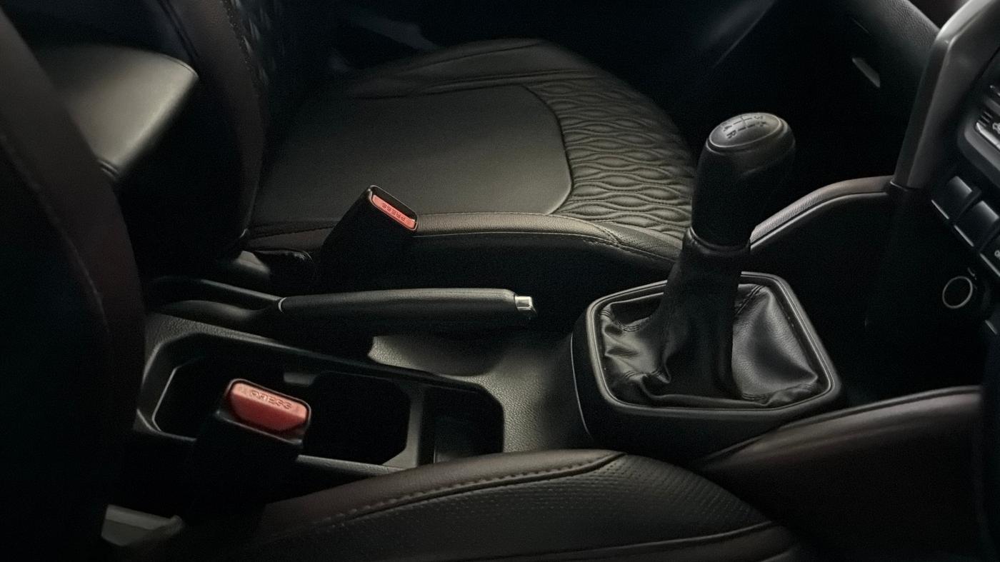 2024 Maruti Grand Vitara SIGMA SMART HYBRID, Petrol, Manual, 18,113 km, Gear Lever