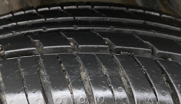 2019 Renault Kwid RXL, Petrol, Manual, 17,838 km, Right Rear Tyre Tread