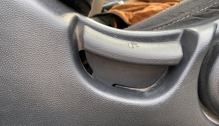 2015 Hyundai Elite i20 ASTA 1.2, Petrol, Manual, 97,259 km, Driver Side Adjustment Panel