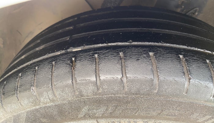 2015 Hyundai Elite i20 ASTA 1.2, Petrol, Manual, 97,259 km, Left Front Tyre Tread