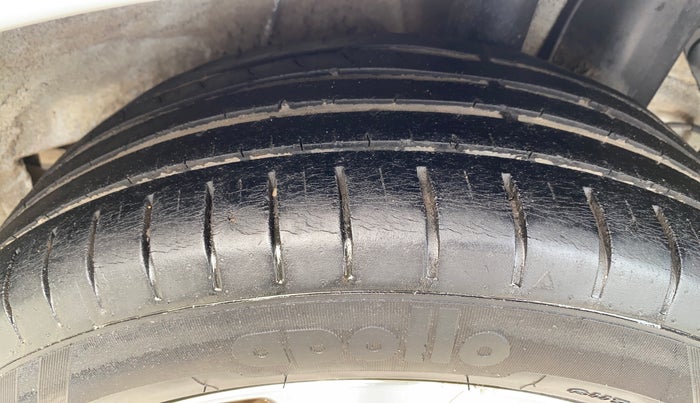 2015 Hyundai Elite i20 ASTA 1.2, Petrol, Manual, 97,259 km, Left Rear Tyre Tread