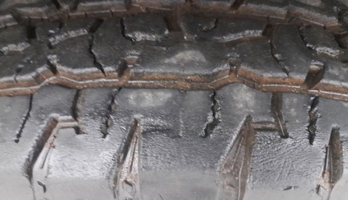 2024 Mahindra Thar LX P 2WD AT HT, Petrol, Automatic, 31,978 km, Left Front Tyre Tread