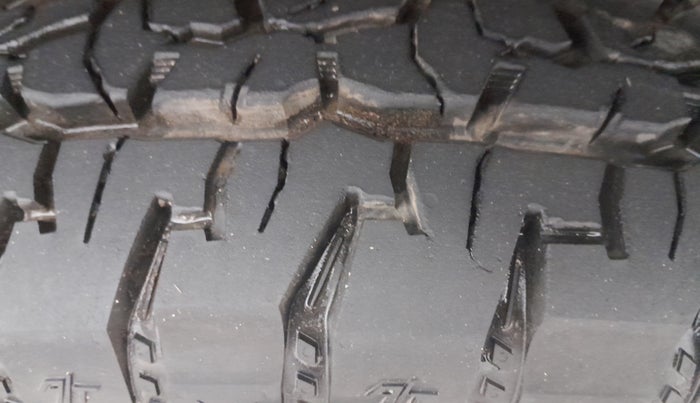 2024 Mahindra Thar LX P 2WD AT HT, Petrol, Automatic, 31,978 km, Right Front Tyre Tread