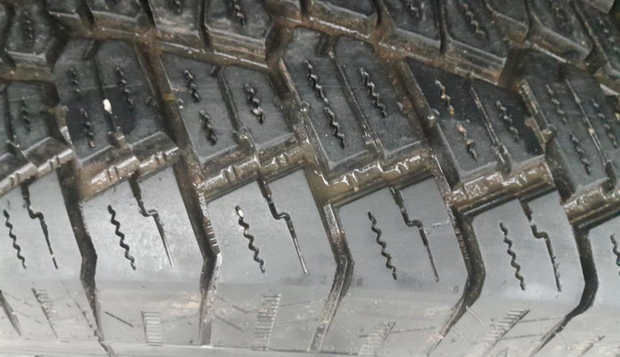 2024 Mahindra Thar LX P 2WD AT HT, Petrol, Automatic, 31,978 km, Right Rear Tyre Tread