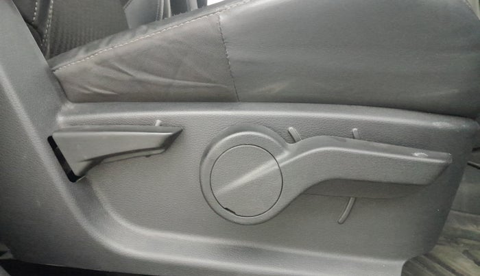 2024 Mahindra Thar LX P 2WD AT HT, Petrol, Automatic, 31,978 km, Driver Side Adjustment Panel