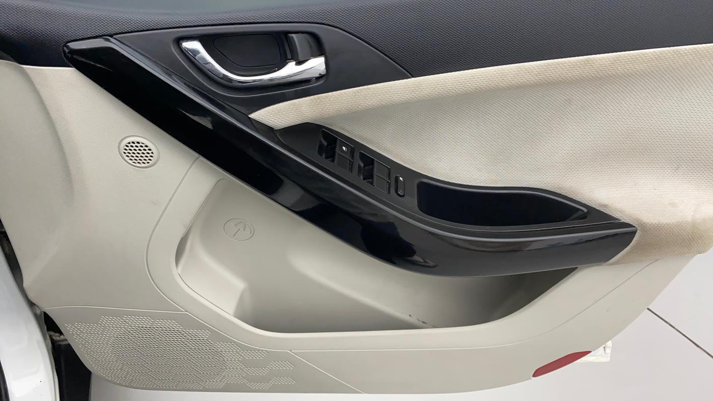 2022 Tata NEXON XZ PLUS DIESEL, Diesel, Manual, 36,031 km, Driver Side Door Panels Control