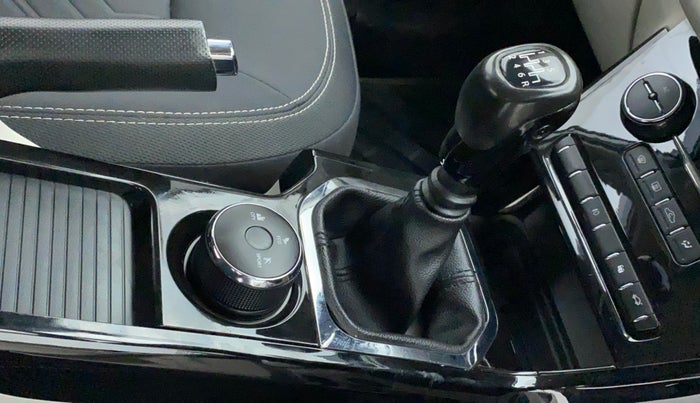 2022 Tata NEXON XZ PLUS DIESEL, Diesel, Manual, 36,031 km, Gear Lever