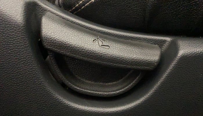 2016 Hyundai Grand i10 MAGNA 1.2 KAPPA VTVT, Petrol, Manual, 78,569 km, Driver Side Adjustment Panel