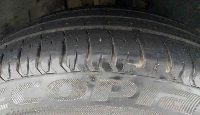 2021 Tata ALTROZ XE PETROL, Petrol, Manual, 31,430 km, Right Front Tyre Tread