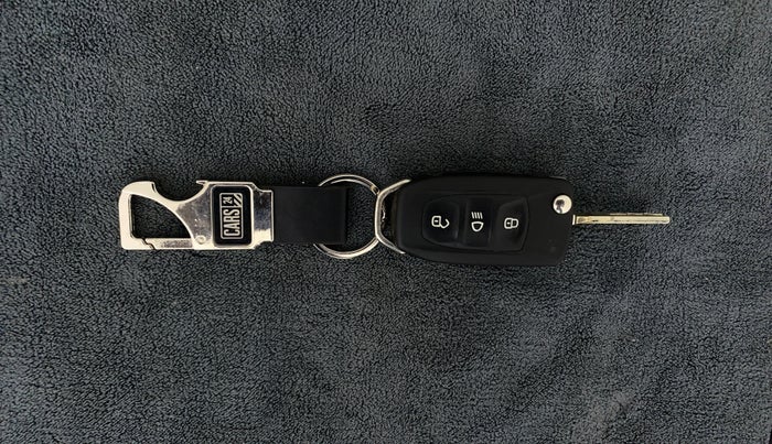 2021 Tata ALTROZ XE PETROL, Petrol, Manual, 31,430 km, Key Close Up