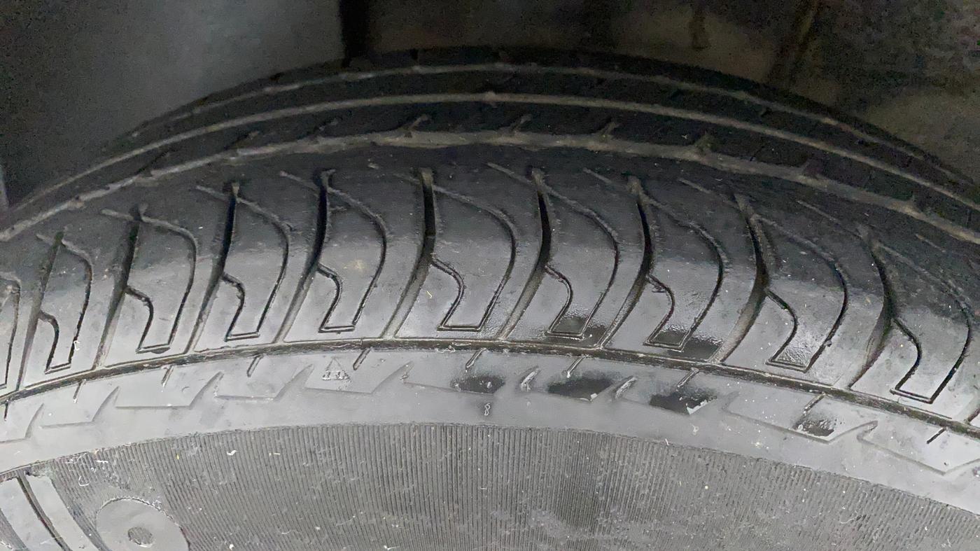 2021 Tata ALTROZ XE PETROL, Petrol, Manual, 31,430 km, Right Rear Tyre Tread