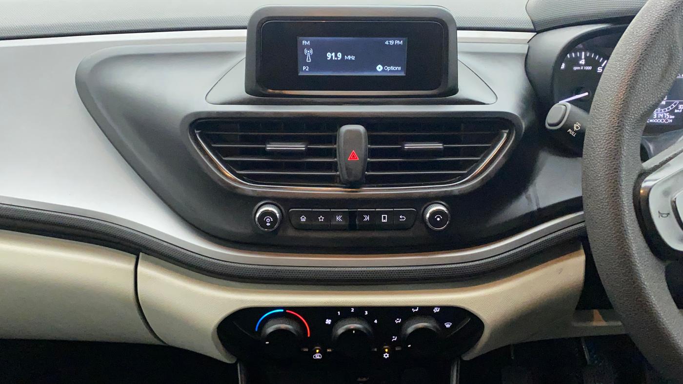 2021 Tata ALTROZ XE PETROL, Petrol, Manual, 31,430 km, Air Conditioner