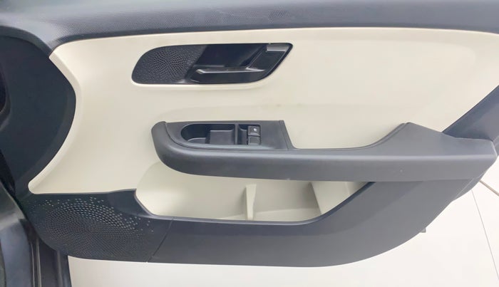 2021 Tata ALTROZ XE PETROL, Petrol, Manual, 31,430 km, Driver Side Door Panels Control