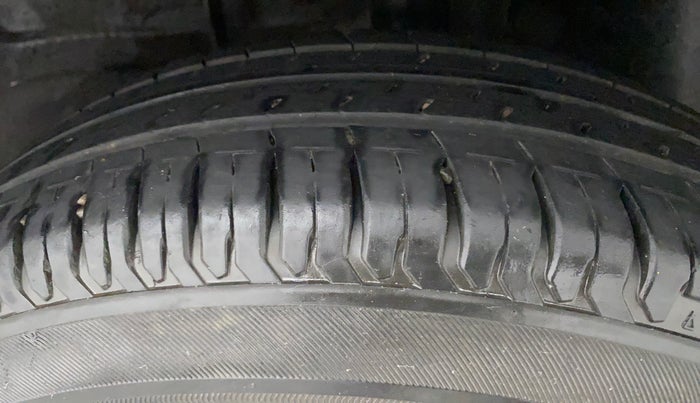 2021 Tata ALTROZ XE PETROL, Petrol, Manual, 31,430 km, Left Rear Tyre Tread