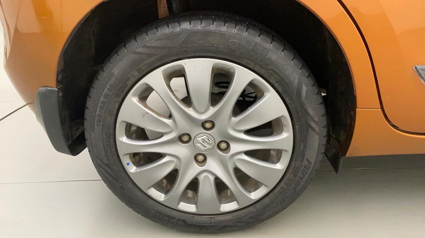 2016 Maruti Baleno ZETA CVT PETROL 1.2, Petrol, Automatic, 33,818 km, Right Rear Wheel