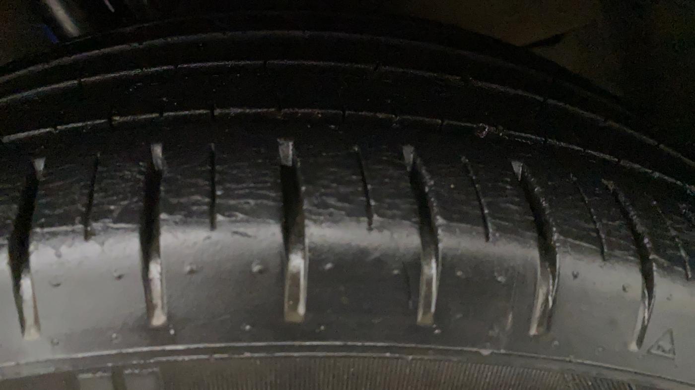 2016 Maruti Baleno ZETA CVT PETROL 1.2, Petrol, Automatic, 33,818 km, Left Rear Tyre Tread