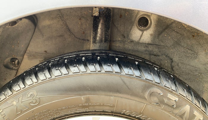 2014 Hyundai Grand i10 MAGNA 1.2 KAPPA VTVT, Petrol, Manual, 38,602 km, Right Rear Tyre Tread