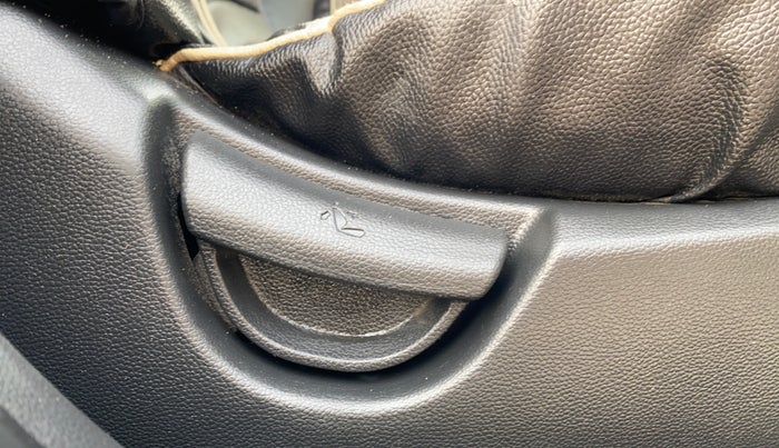 2014 Hyundai Grand i10 MAGNA 1.2 KAPPA VTVT, Petrol, Manual, 38,602 km, Driver Side Adjustment Panel