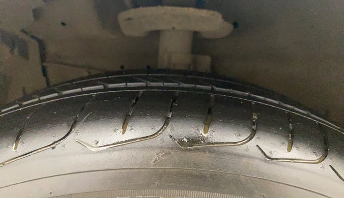 2016 Maruti Ertiga ZXI, Petrol, Manual, 21,078 km, Left Front Tyre Tread