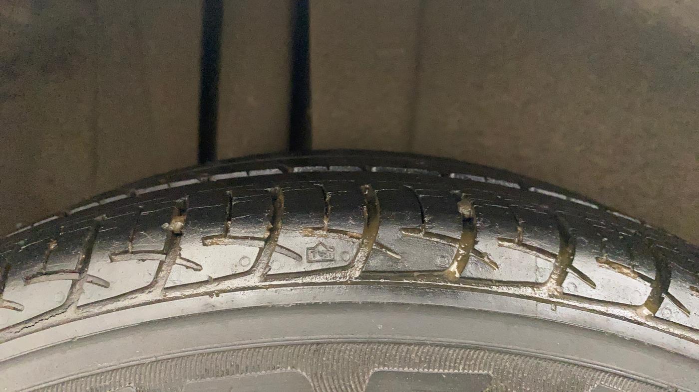 2016 Maruti Ertiga ZXI, Petrol, Manual, 21,078 km, Right Rear Tyre Tread