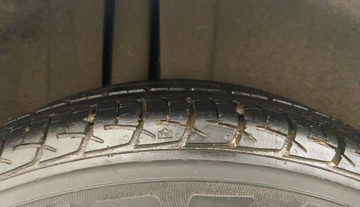 2016 Maruti Ertiga ZXI, Petrol, Manual, 21,078 km, Right Rear Tyre Tread
