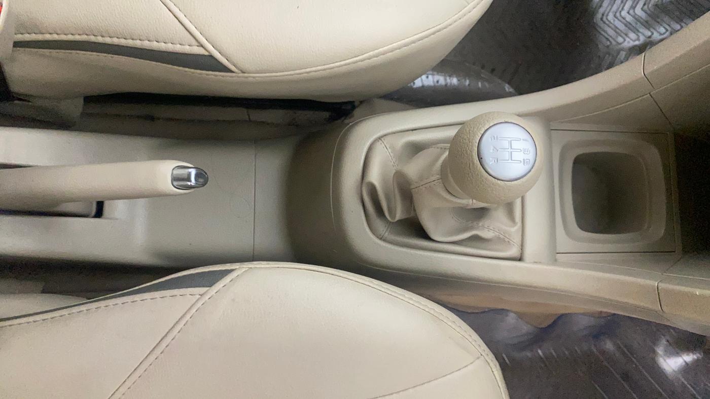 2016 Maruti Ertiga ZXI, Petrol, Manual, 21,078 km, Gear Lever