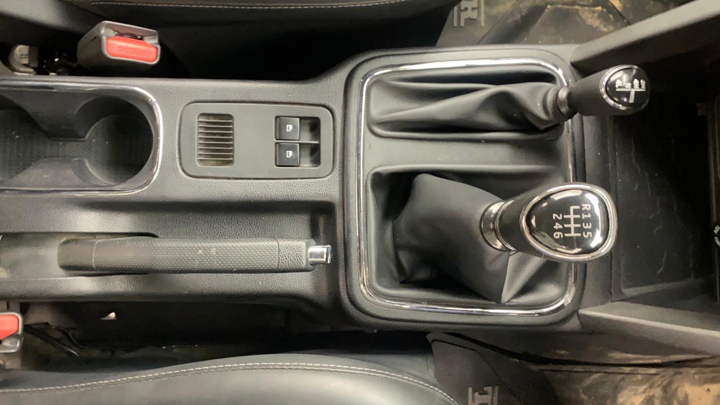 2020 Mahindra Thar LX D 4WD MT CONVERTIBLE, Diesel, Manual, 80,574 km, Gear Lever