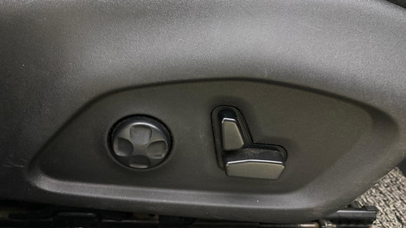 2021 Jeep Compass LIMITED (O) 1.4 PETROL DCT, Petrol, Automatic, 55,625 km, Driver Side Adjustment Panel