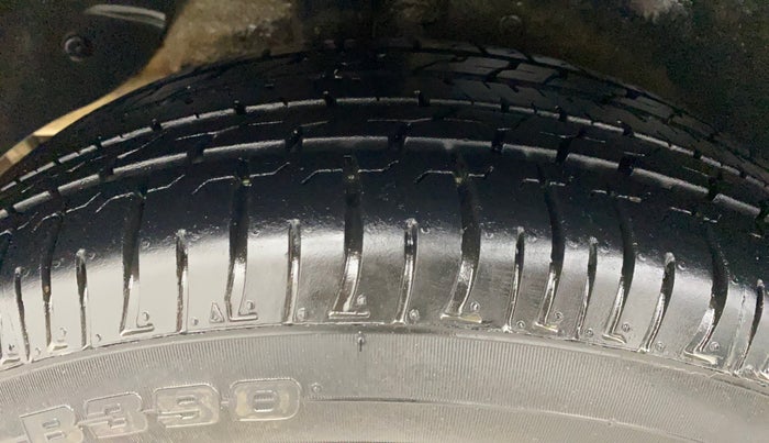 2017 Hyundai Creta SX PLUS 1.6 PETROL, Petrol, Manual, 28,318 km, Right Rear Tyre Tread