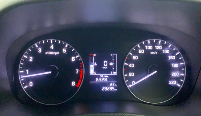 2017 Hyundai Creta SX PLUS 1.6 PETROL, Petrol, Manual, 28,318 km, Odometer Image