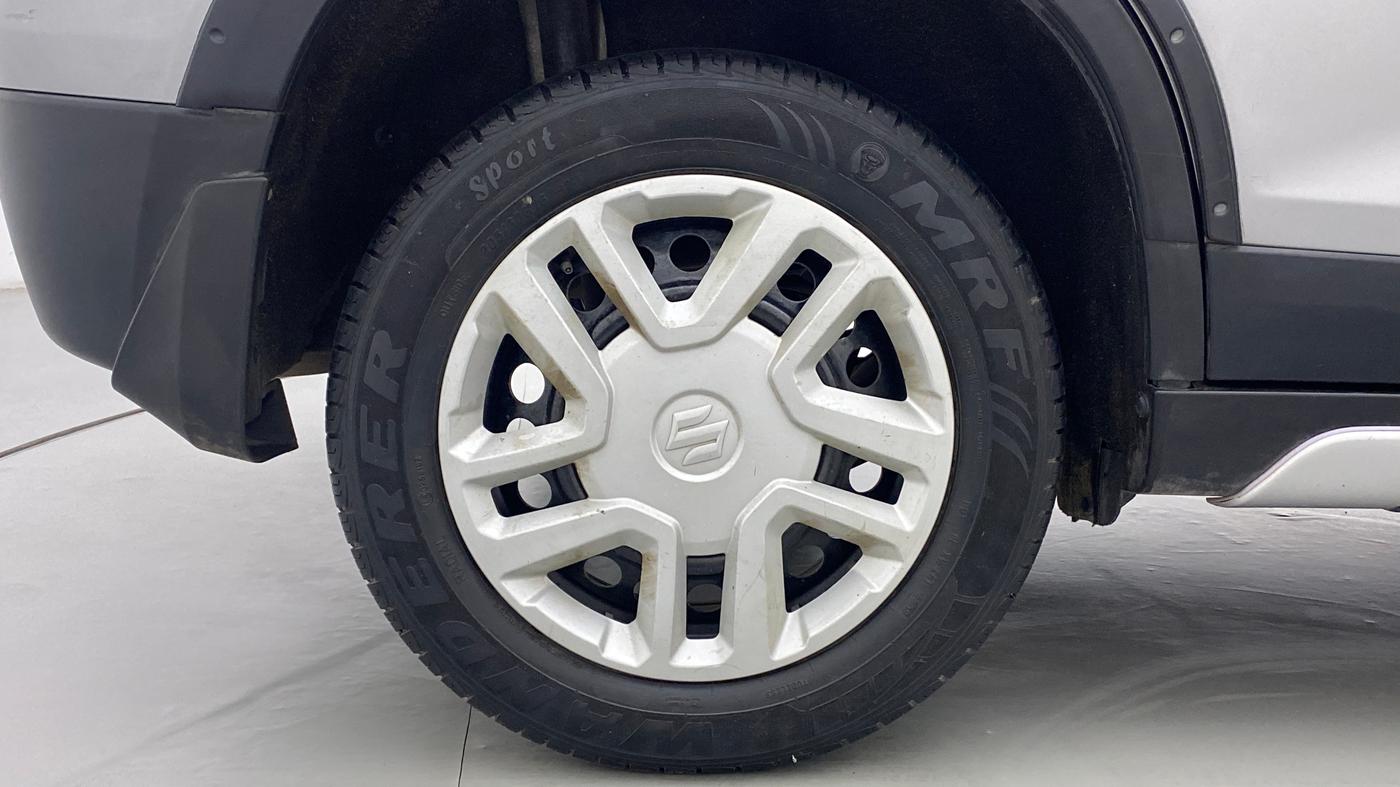 2019 Maruti Vitara Brezza VDI, Diesel, Manual, 88,438 km, Right Rear Wheel