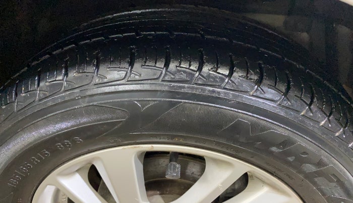 2013 Maruti Swift ZXI, Petrol, Manual, 20,431 km, Right Front Tyre Tread