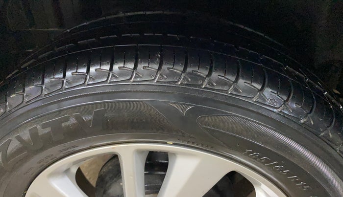 2013 Maruti Swift ZXI, Petrol, Manual, 20,431 km, Right Rear Tyre Tread