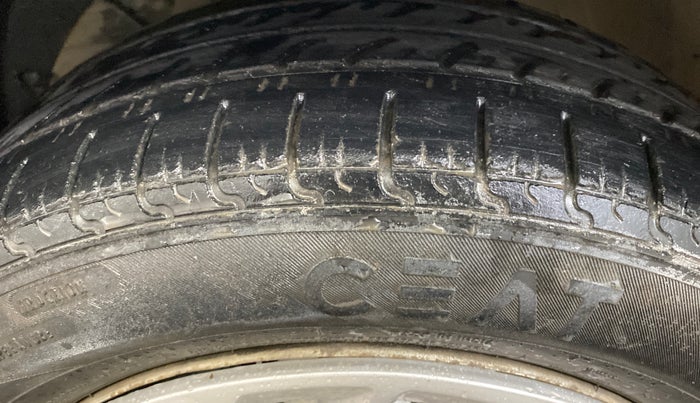 2019 Maruti Baleno SIGMA PETROL 1.2, CNG, Manual, 1,08,367 km, Left Front Tyre Tread