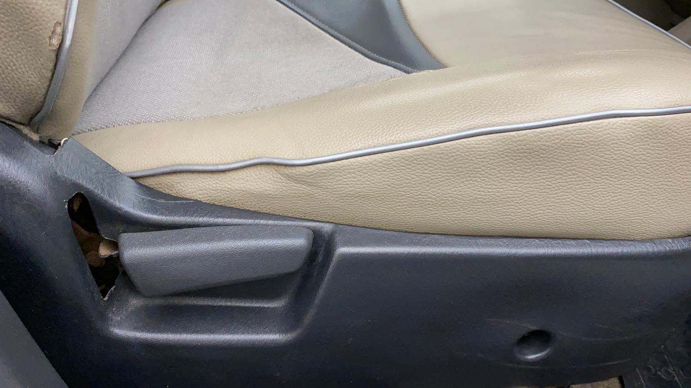 2017 Maruti Alto K10 VXI, Petrol, Manual, 64,709 km, Driver Side Adjustment Panel
