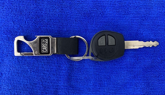 2019 Maruti Dzire VDI, Diesel, Manual, 29,194 km, Key Close Up