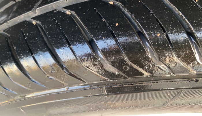 2024 Nissan MAGNITE  XE AMT EZ Shift, Petrol, Automatic, 15,036 km, Right Rear Tyre Tread